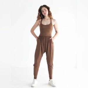 Imbodhi bodhi jumper romper - toffee - medium
